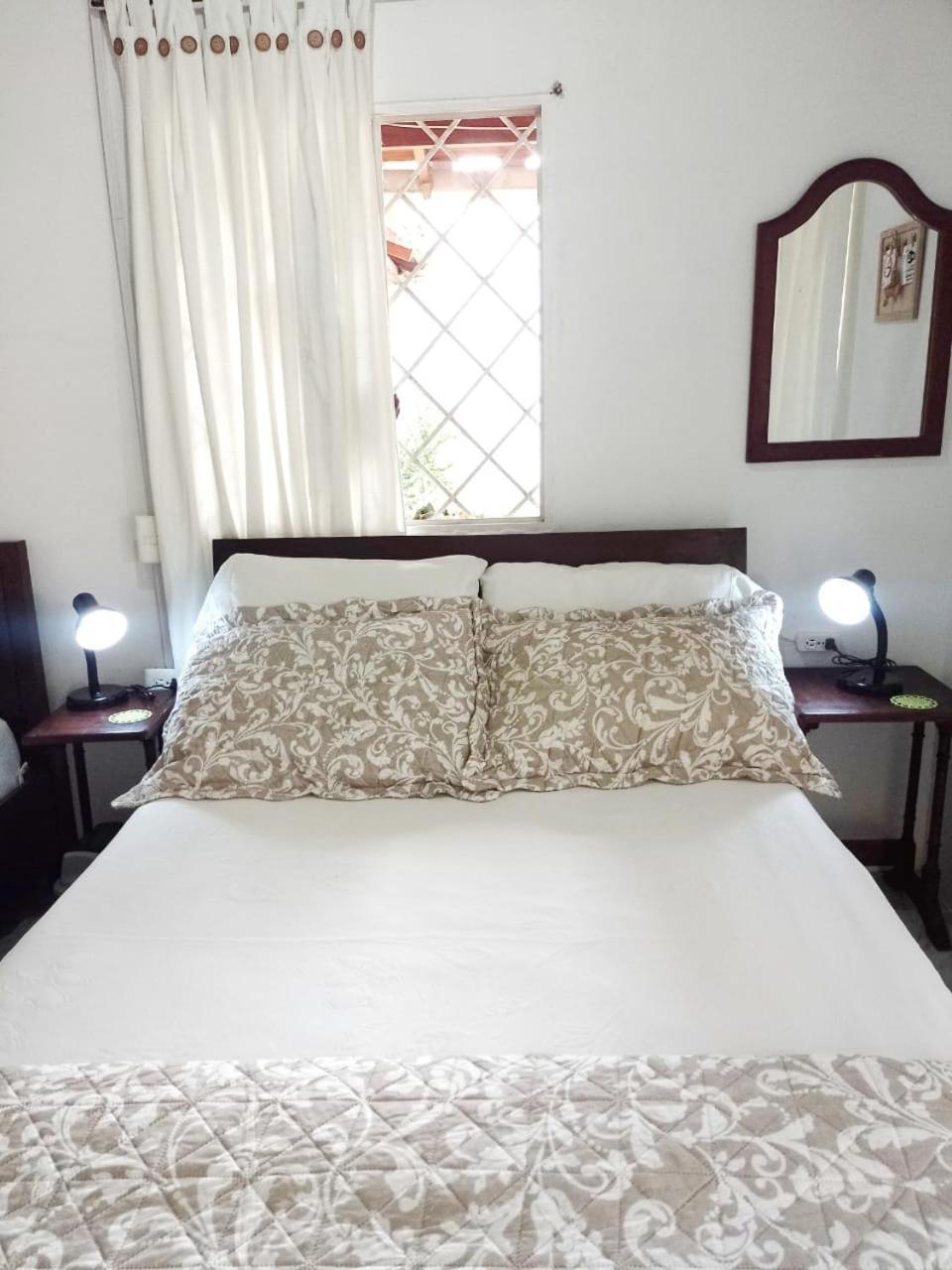 Hostal Corales โตลู ภายนอก รูปภาพ