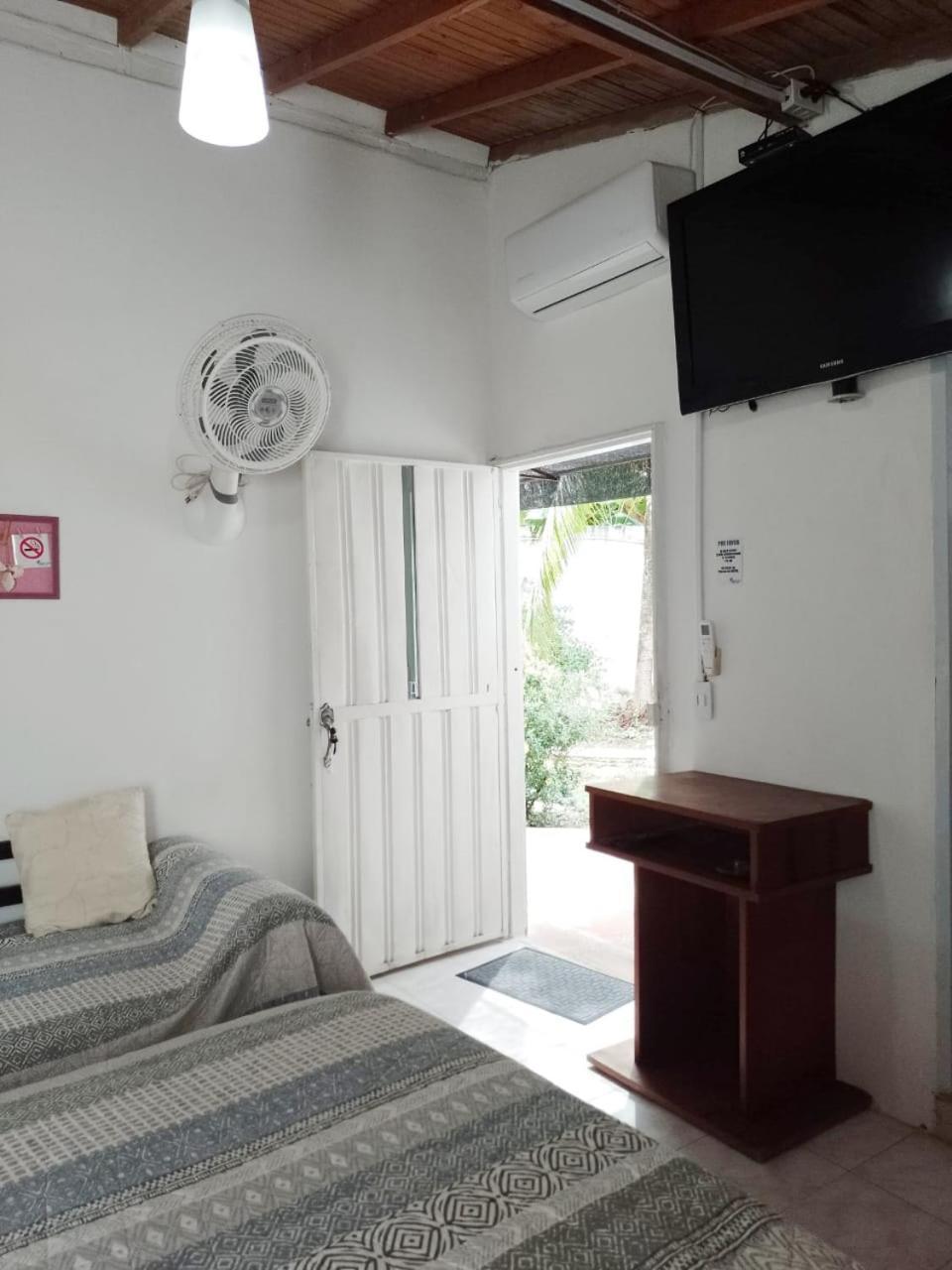 Hostal Corales โตลู ภายนอก รูปภาพ
