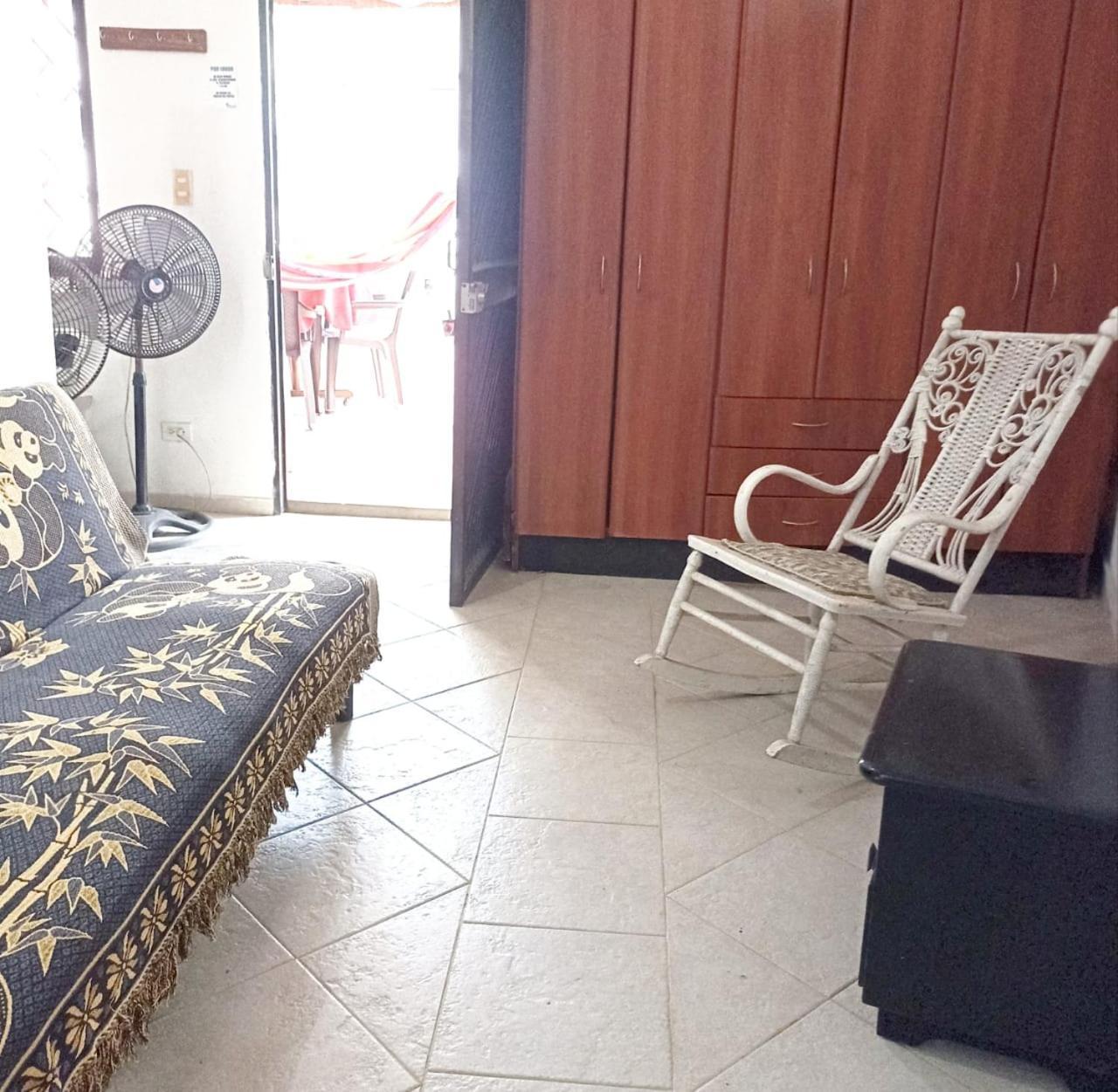 Hostal Corales โตลู ภายนอก รูปภาพ